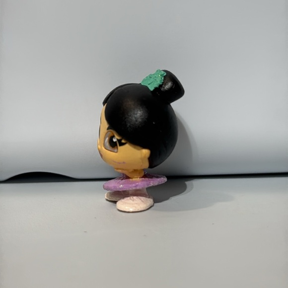 Disney | Doorables | Ballerina Mulan | Series 10 - Picture 2 of 6